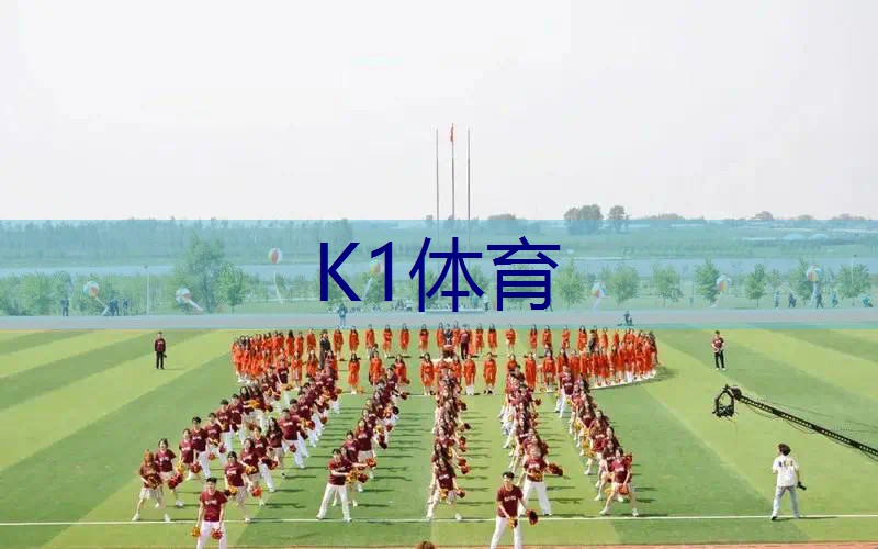 如何收挂树上的网球拍子