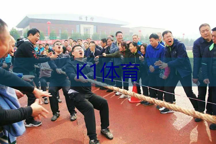 郑钦文网球拍多重多少磅